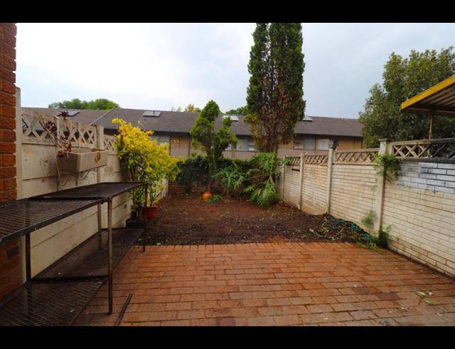 2 BEDROOM PROPERTY TO RENT IN WINDSOR WEST